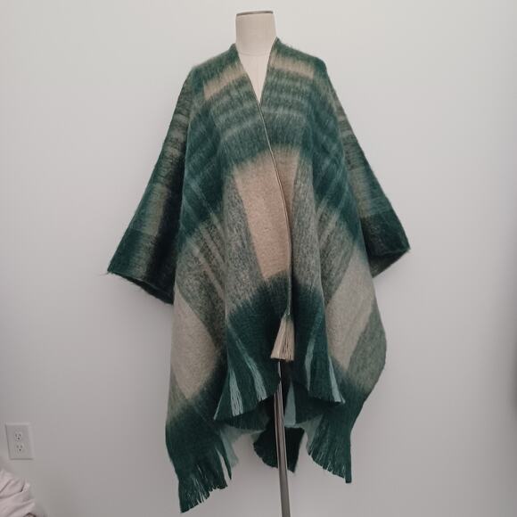World Market Womens One Size Green Plaid Asymmetrical Poncho Wool Blend - Picture 1 of 5